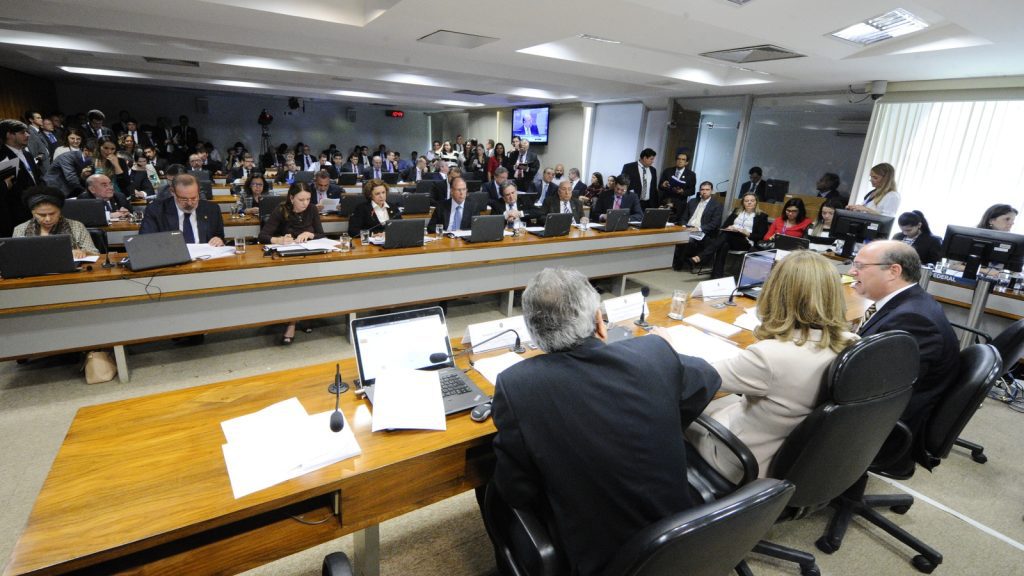 Imagem editorial de apoio sobre oficial.