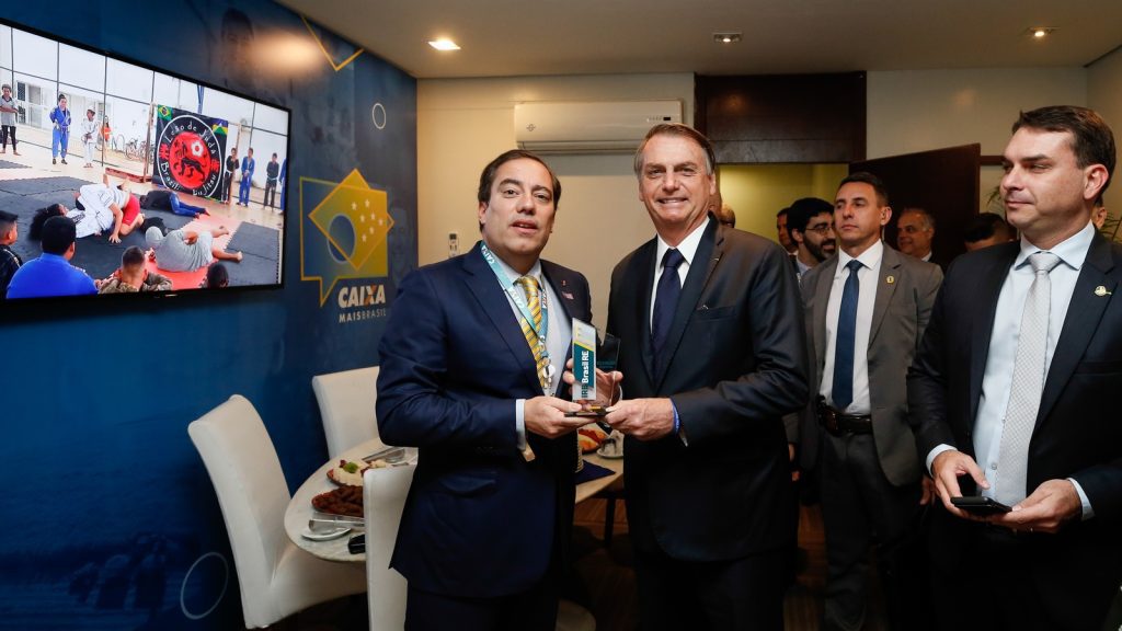 Imagem editorial de apoio sobre oficial.