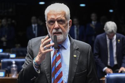 Imagem editorial de apoio sobre oficial.