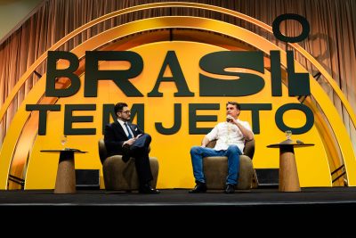 Imagem editorial de apoio sobre oficial.