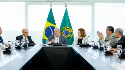 Imagem editorial de apoio sobre oficial.