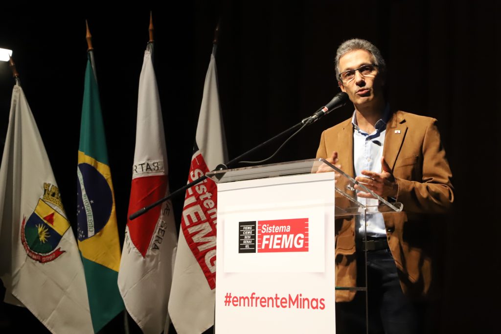Imagem editorial de apoio sobre oficial.