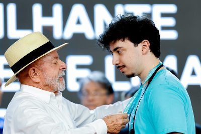 Imagem editorial de apoio sobre oficial.