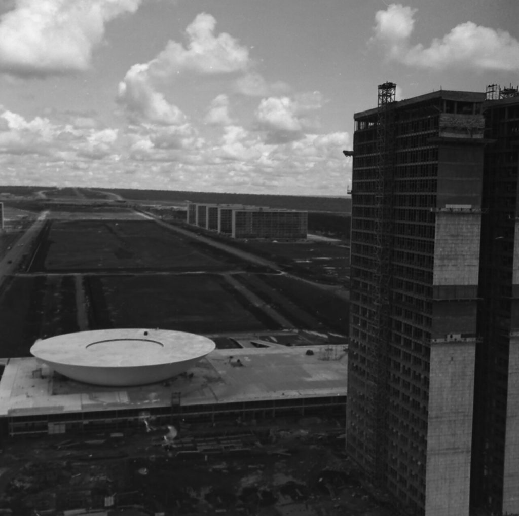 Imagem editorial de apoio sobre institucional.