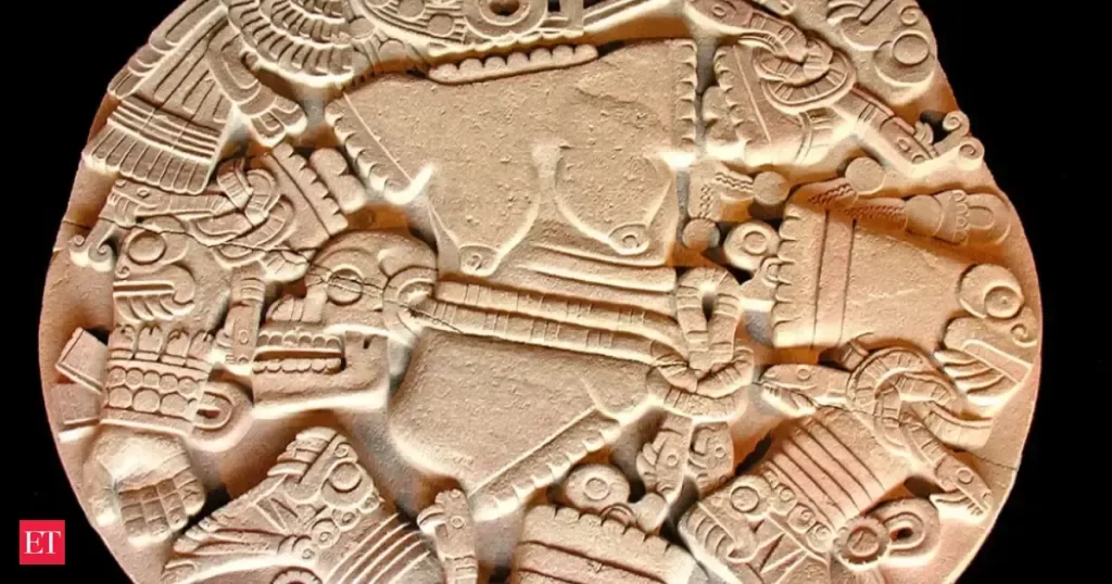 Detalhe da pedra de Coyolxauhqui, descoberta em Cidade do México, representando a deusa asteca. (Foto: economictimes.indiatim