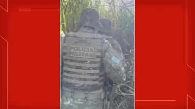Policiais militares em operação na vegetação de Brazlândia, DF. (Foto: g1.globo.com)
