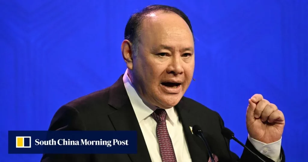 Gilberto Teodoro Jnr, ministro da Defesa das Filipinas, durante entrevista no Shangri-La Dialogue em Singapura.