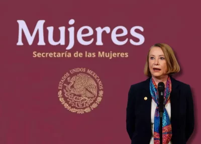 Laura Itzel Castillo discursa em evento da Secretaria de las Mujeres do México. (Foto: contralinea.com.mx)