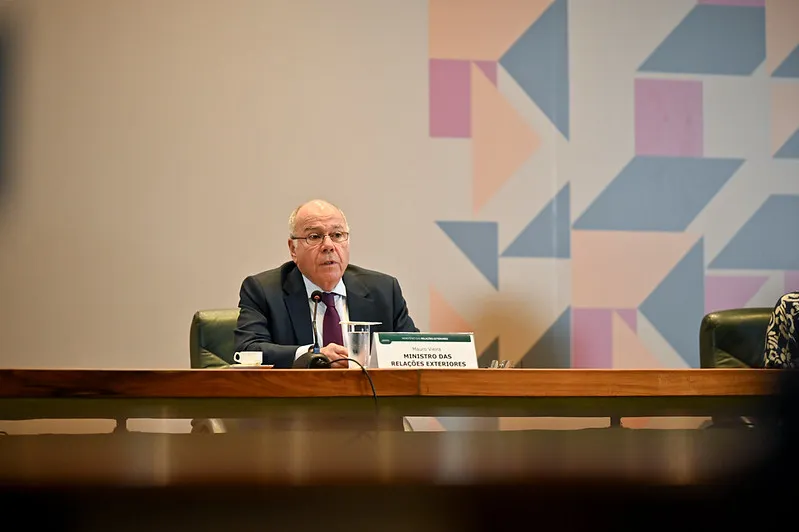 O ministro das Relações Exteriores Mauro Vieira em reunião oficial. (Foto: operamundi.uol.com.br)