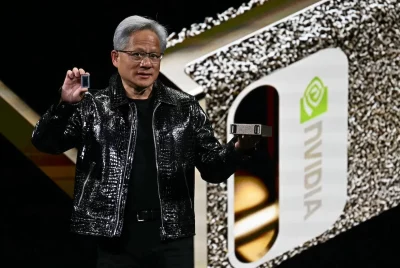 Jensen Huang, CEO da Nvidia, apresenta novos produtos durante um evento da empresa.