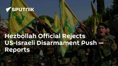 Militantes do Hezbollah participam de manifestação com bandeiras do grupo em protesto contra pressão por desarmamento. (Foto: